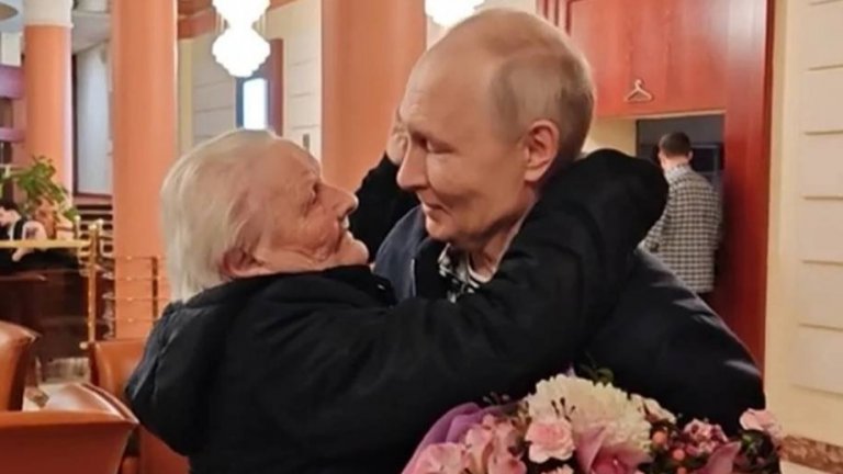 Путин лично закара класната си от училище на вечеря със SUV Aurus (видео)