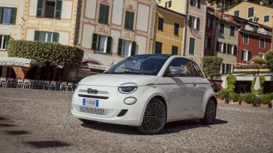 FIAT представи специална серия на кабриолета 500