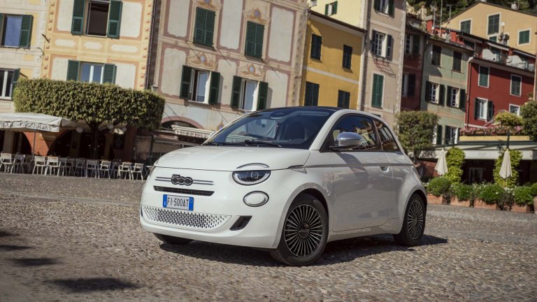 FIAT представи специална серия на кабриолета 500