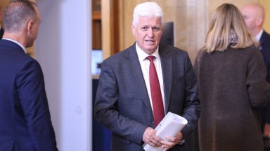 Кабинетът оттегли Доклада за отбраната за 2025 г. заради несъгласие