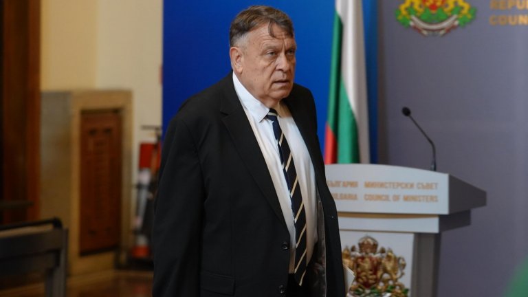 След като МОН опразни сметките на училищата, ще връща парите от новия бюджет