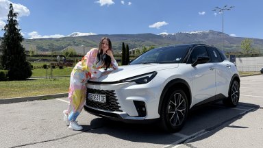 Lexus LBX – екстравагантност, лукс и изпитана хибридна технология
