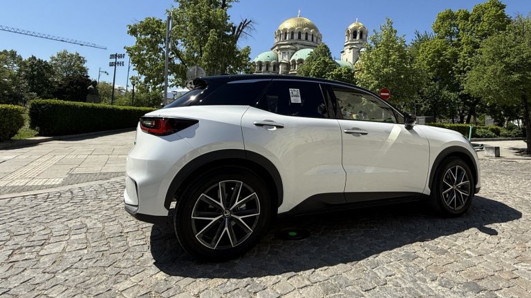 Lexus LBX – екстравагантност, лукс и изпитана хибридна технология