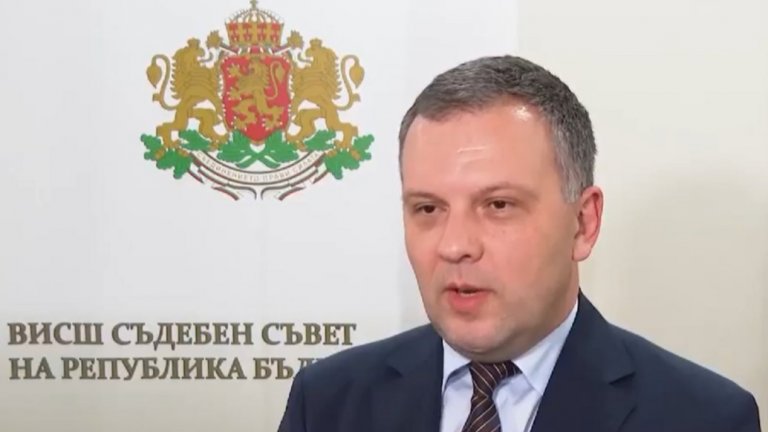 ВСС образува дисциплинарка срещу Емилия Русинова и отказа за Борислав Сарафов