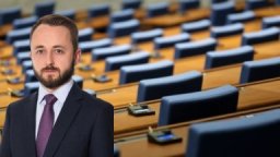 Кардиолог от Варна влиза в парламента на мястото на новия областен управител
