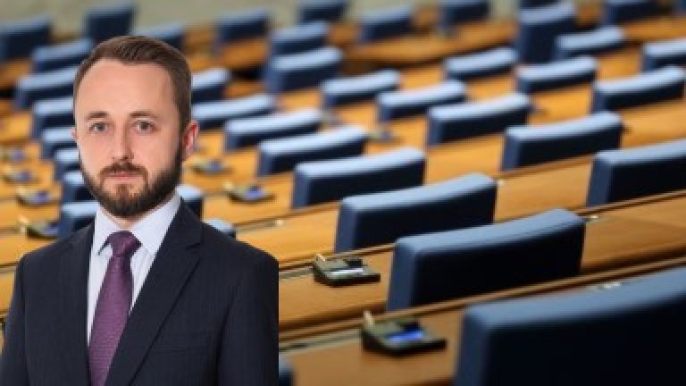 Кардиолог от Варна влиза в парламента на мястото на новия областен управител