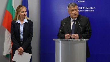 МОН обяви нови технически промени на матурите за зрелостниците