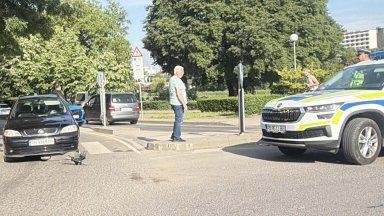 Километрично задръстване в Пловдив, след като кола блъсна жена на тротинетка (снимки)