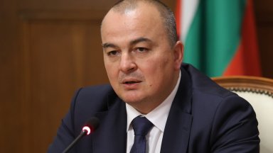Веригите прекалиха, усещам го по джоба си, заяви земеделският министър Абровски