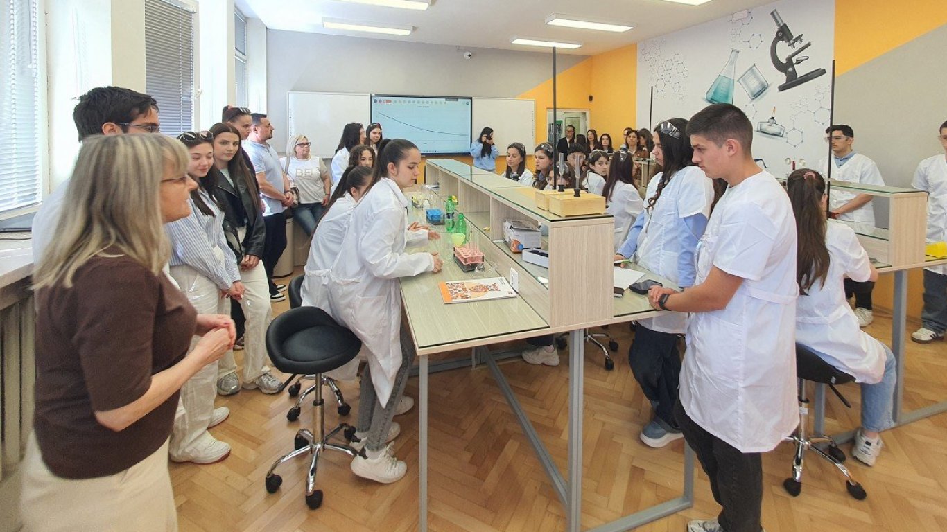 Бургас: Нов STEM център за строително образование започва функциониране