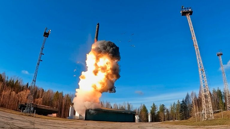 Русия започна тридневно учение на ядрените си сили с 64 000 военни и участието на Беларус