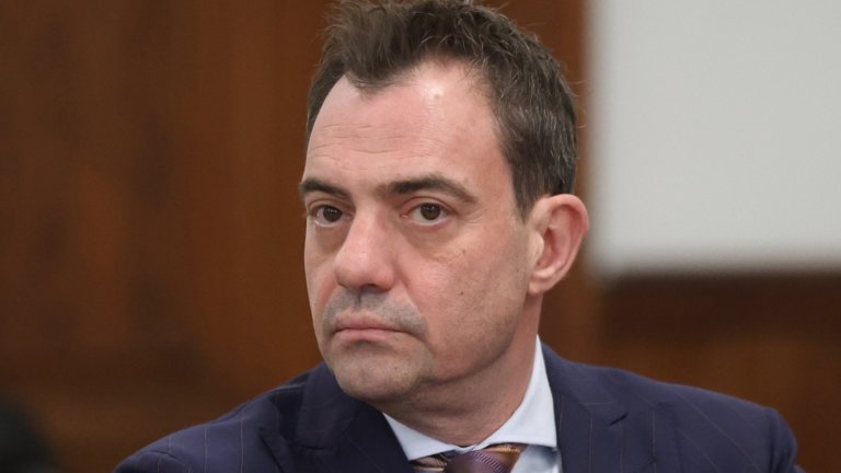 Освободиха и заместник-директора на Агенция "Митници"