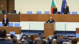 С биометрия от днес: Депутатите отхвърлиха временна комисия за "Осемте джуджета"