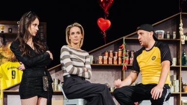"Break a Leg" тръгва на вълнуващо лятно турне с двете си хитови заглавия "С жените за риба" и "И верният отговор е..."