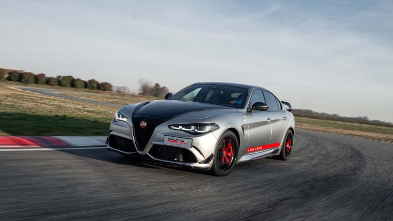 Alfa Romeo Giulia Quadrifoglio превзе пистата „Балоко“