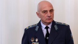 Освободен от МО преди седмица генерал е назначен за зам.-министър на отбраната