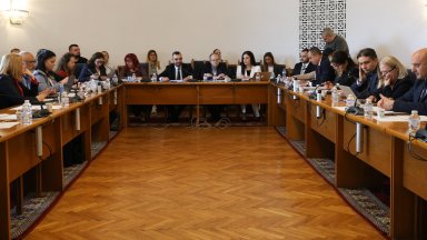 ПБ не отстъпи за временните комисии, опозицията ще може да предлага само обединена