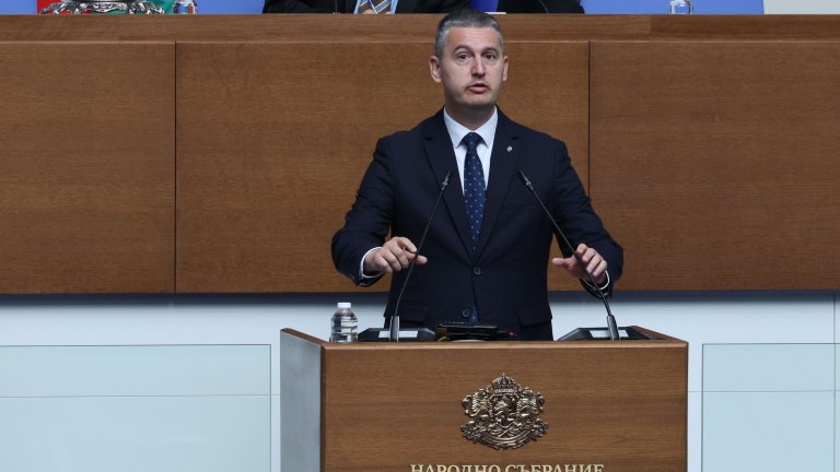 "Възраждане" призова Радев да спре изграждането на бежански центрове в Симеоновград и Средец