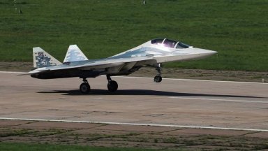 Появи се двуместен вариант на руския изтребител Су-57