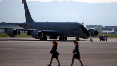 Четири от американските самолети отлетяха от гражданското летище