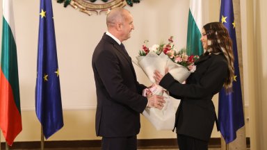 Bangaranga стигна и премиера, Радев към DARA: Твоята енергия пометоха всичко по пътя си