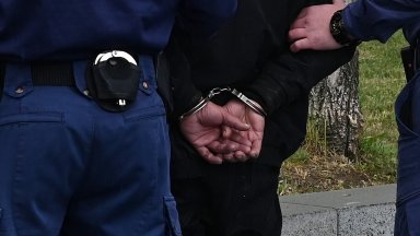 Хванаха мъжа, пребил почти до смърт тийнейджърка