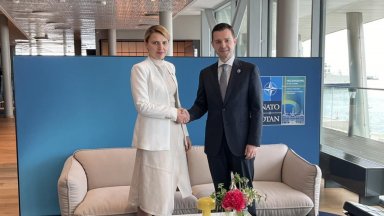 След напрежението: Първите дипломати на София и Скопие се срещнаха по молба на Муцунски