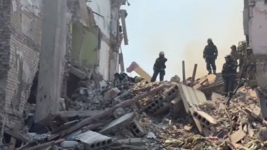 Русия: Киев удари с дронове общежитие в Луганск, 6 ученици загинаха, 18 са под руините