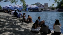 Гореща вълна измъчва Франция и Великобритания, вече има 2 жертви