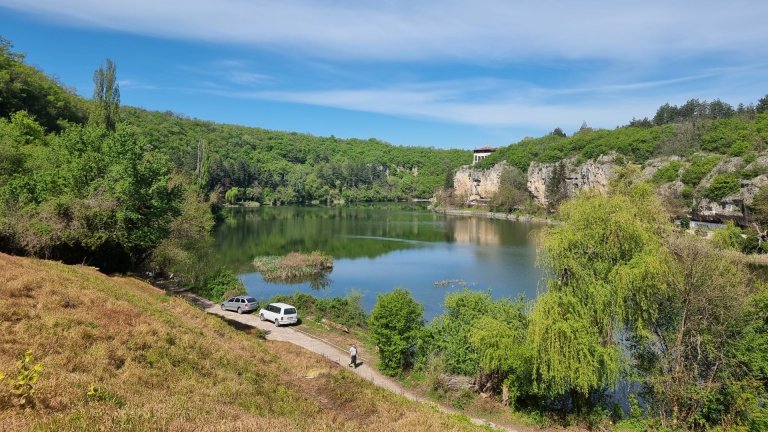 Жена е спасена от водите на язовир в парк "Кайлъка", влязла за нощно къпане