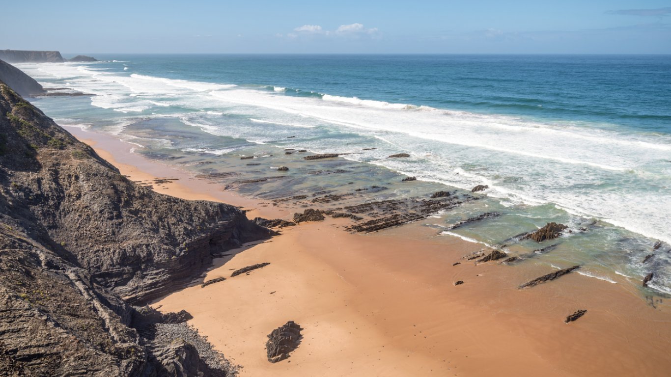 Praia de Monte Clérigo в Португалия