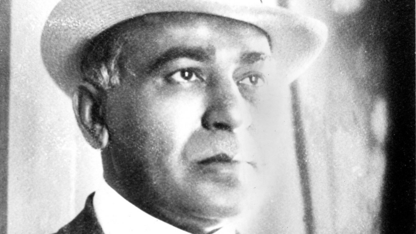 Народният театър „Иван Вазов“ отбелязва 150 години от рождението на Сава Огнянов с изложба