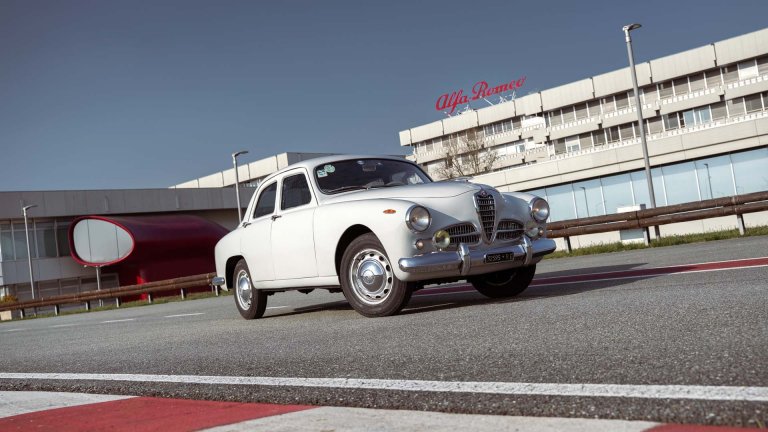 Alfa Romeo предлага две нови услуги за класическите си модели (снимки и видео)
