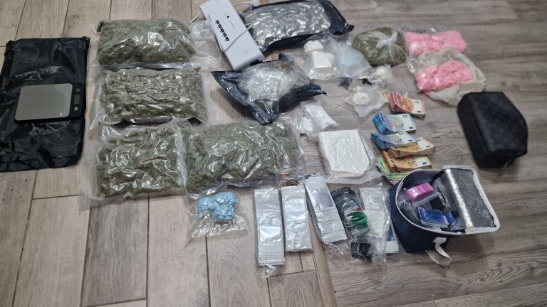 При спецакция бе разкрита база за наркотици в София, сред дилърите има и деца (снимки)