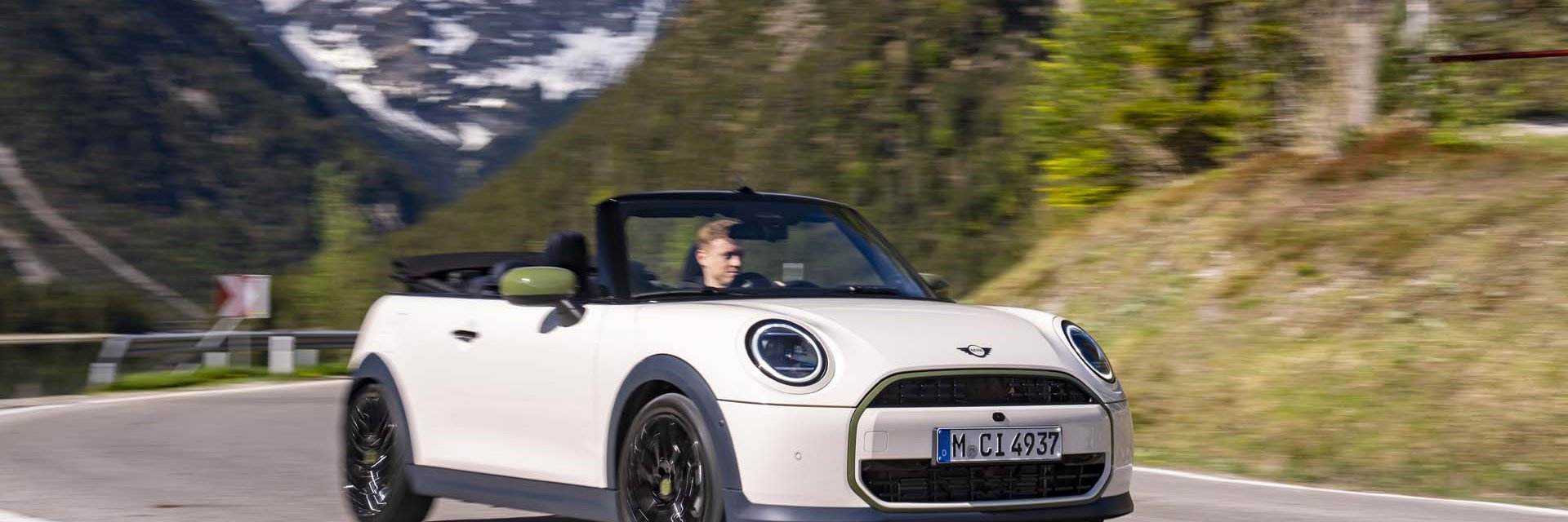 MINI пусна три версии на Paul Smith Edition
