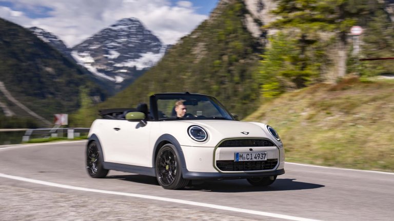 MINI пусна три версии на Paul Smith Edition