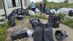 Иззеха хиляди артикули с фалшиви марки от склад в Поморие