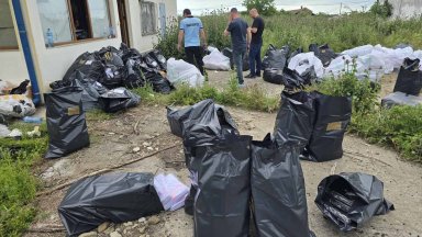 Иззеха хиляди артикули с фалшиви марки от склад в Поморие