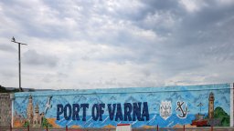 Бившият правителствен кораб "Атанас Димитров" става интелигентен изкуствен риф