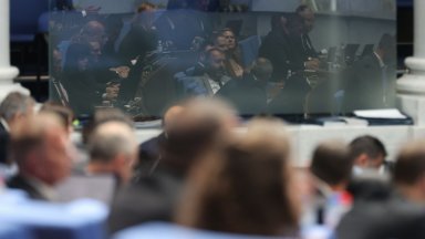 Новата антикорупционна комисия ще внедрява агенти сред държавния елит