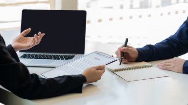 Все по-често включват чатботове с ИИ при интервюта за работа