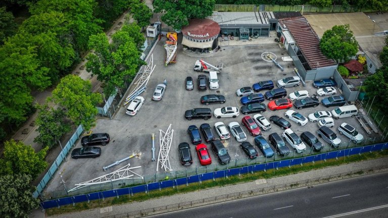 Столичната община запечата автокъща "Капитолия" и запорира имуществото ѝ