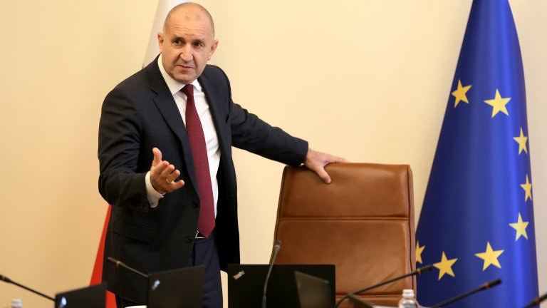 Радев с 3 "не" за купуване на ракети за милиард, рязане на майчинството и намаляване на пенсии
