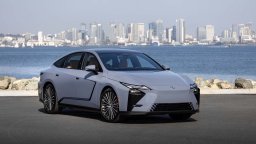 Новият Lexus ES въвежда нова посока в развитието на марката