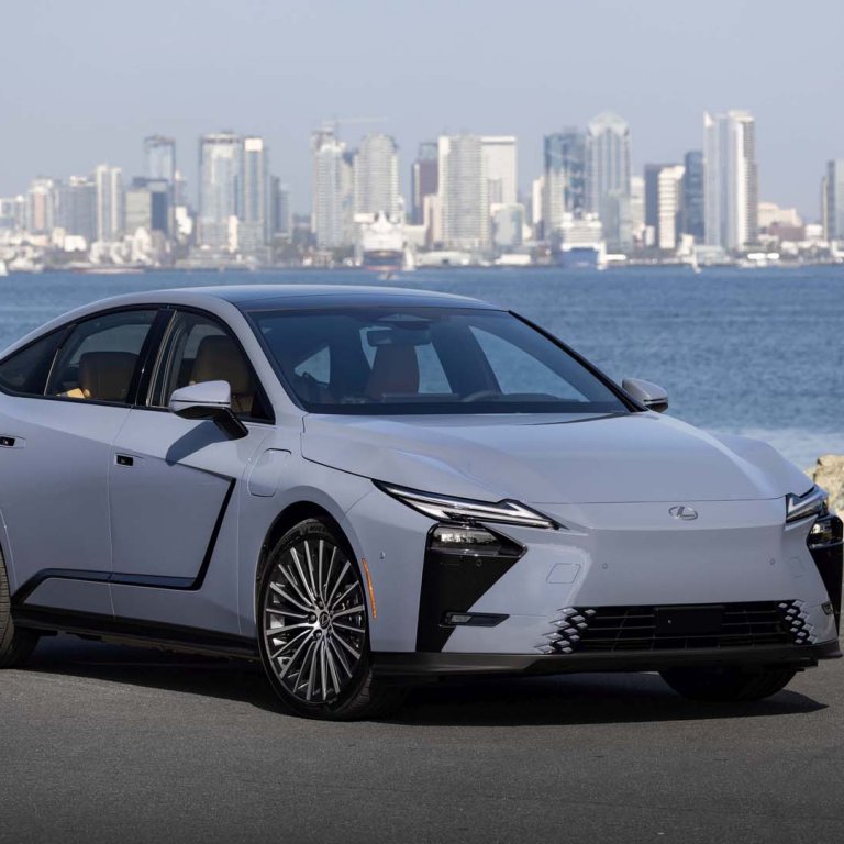 Новият Lexus ES въвежда нова посока в развитието на марката
