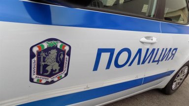 Шофьорка с 1,3 промила алкохол катастрофира в Русе, след като се блъсна в бетонен стълб