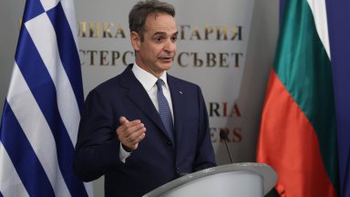Минимална заплата от €1000 и още 29 мерки. Вижте новия план за по-високи доходи на гърците