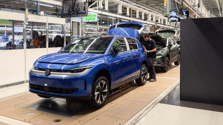 Volkswagen започна производство на достъпни електромобили в Испания