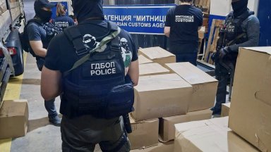 Разбиха група трафиканти на дрога за над 4 млн. евро (снимки/видео)