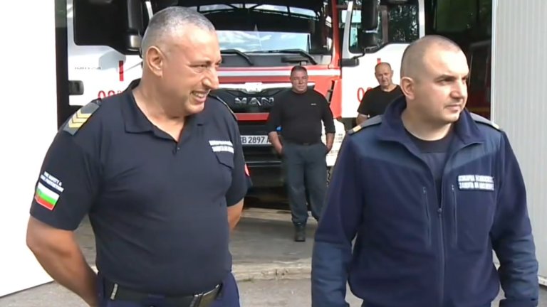 Спасителите на пътници в автобуса на "Челопешко шосе": Седем ранени не можеха да мръднат